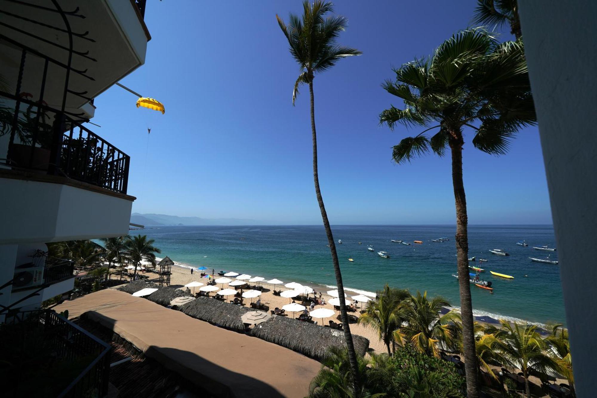 Emperador Vallarta Beachfront Hotel And Suites Puerto Vallarta Exteriér fotografie